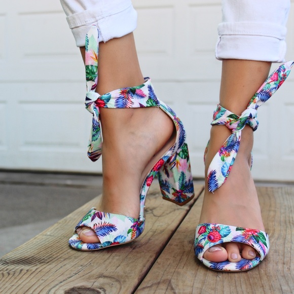 Shoes - 🆕//The Aluna// Floral strappy heel